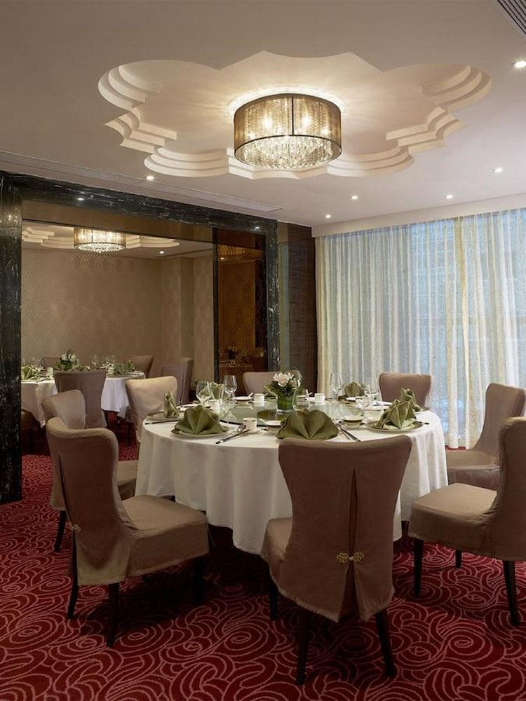 Dorsett Kwun Tong, Hong Kong Hotel Екстериор снимка