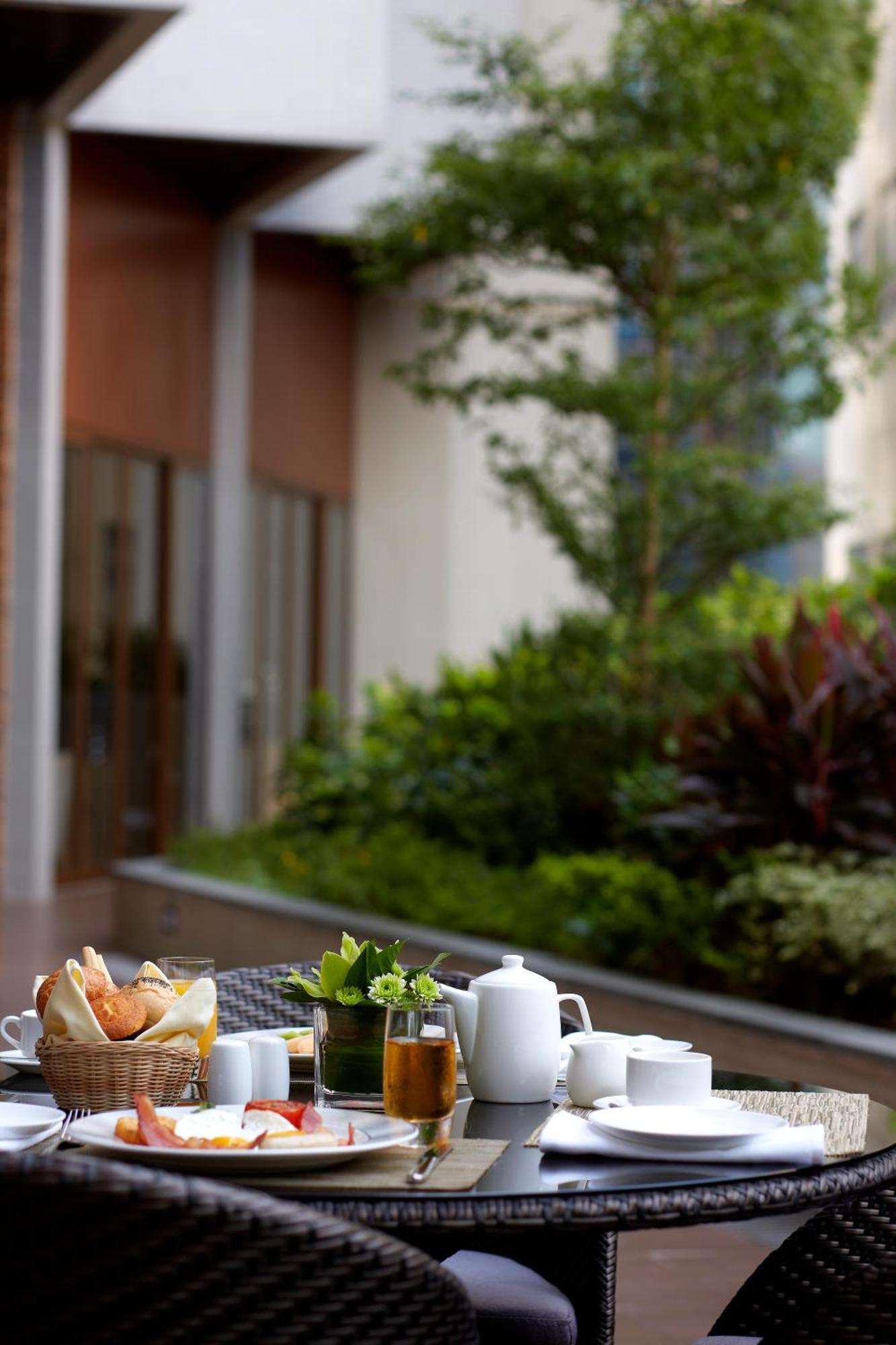 Dorsett Kwun Tong, Hong Kong Hotel Екстериор снимка