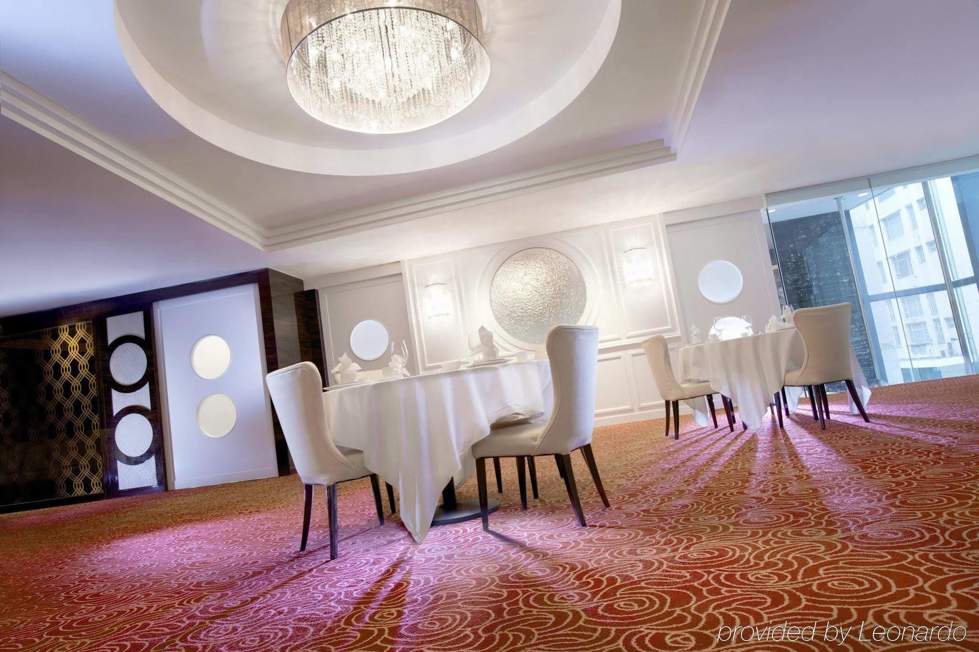 Dorsett Kwun Tong, Hong Kong Hotel Екстериор снимка