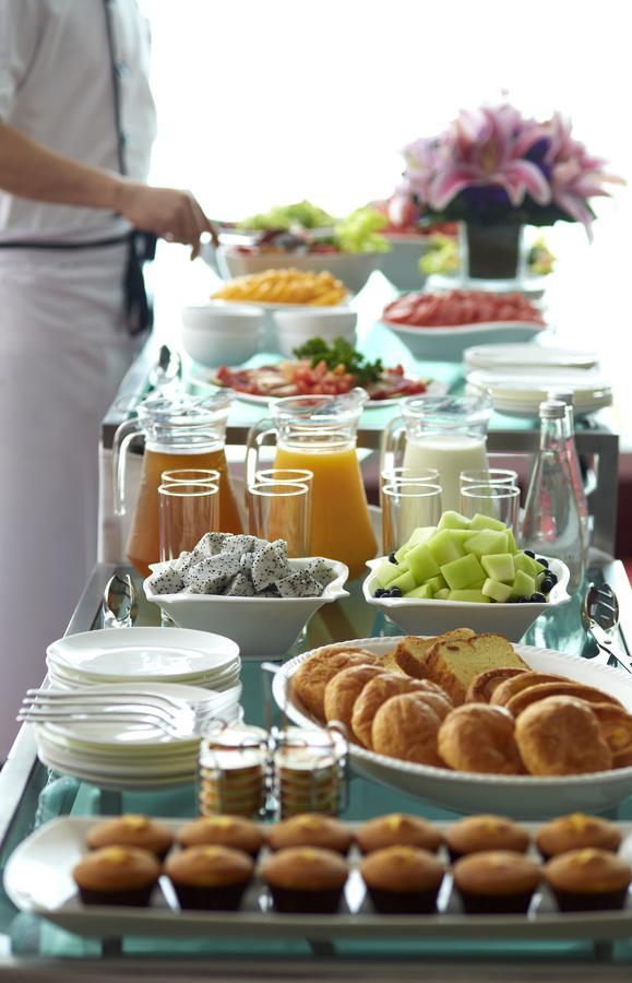 Dorsett Kwun Tong, Hong Kong Hotel Екстериор снимка